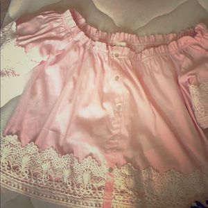 Light pink shoulder shirt